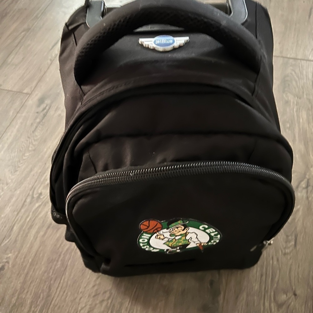 JetBlue Boston Celtics Rolling Backpack with Telescopic Handle & Wheels NBA - Picture 4 of 9